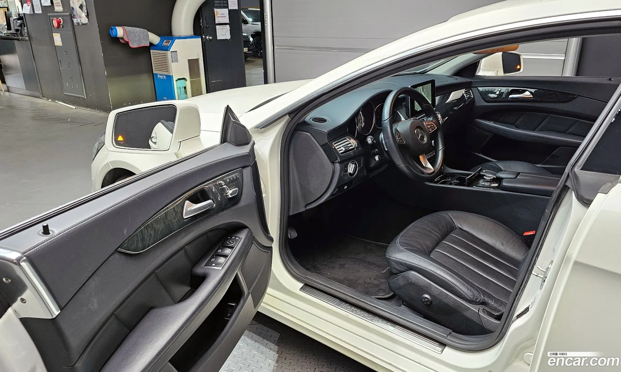 Mercedes-Benz CLS-Class W218 2016 — 3