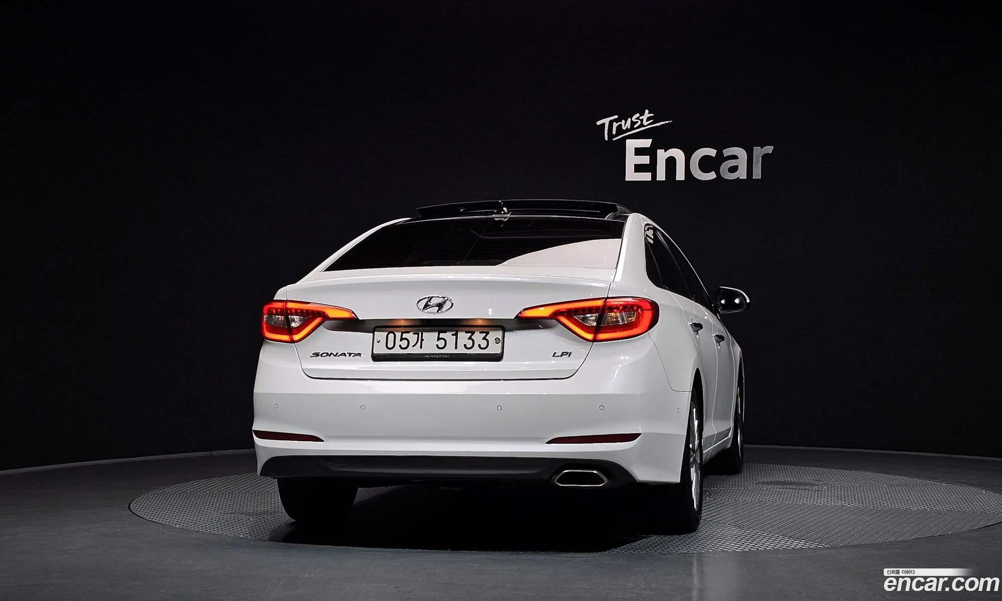 Hyundai LF Sonata 2017 KMHE341DBHA343162 — 3