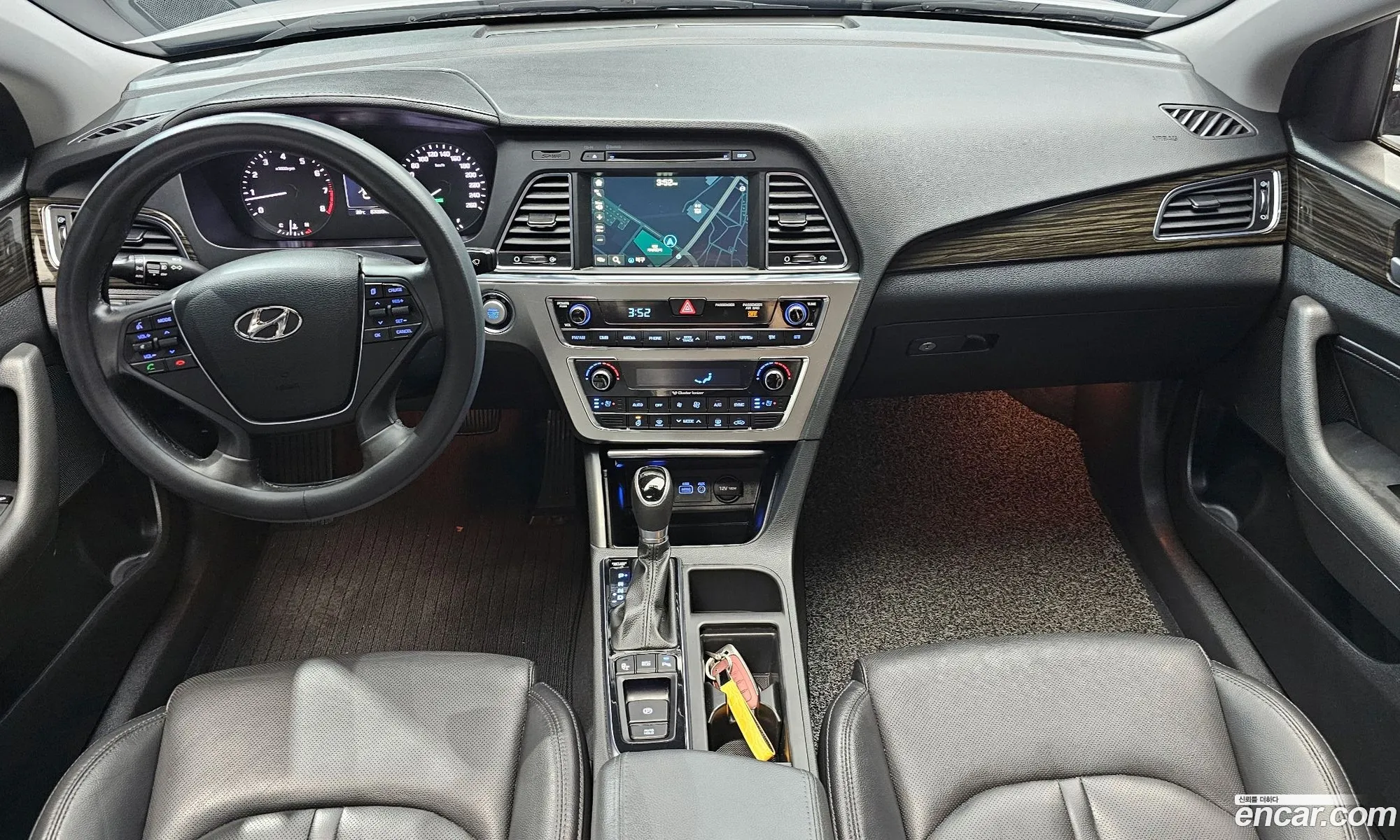 Hyundai LF Sonata 2017 KMHE341DBHA343162 — 4