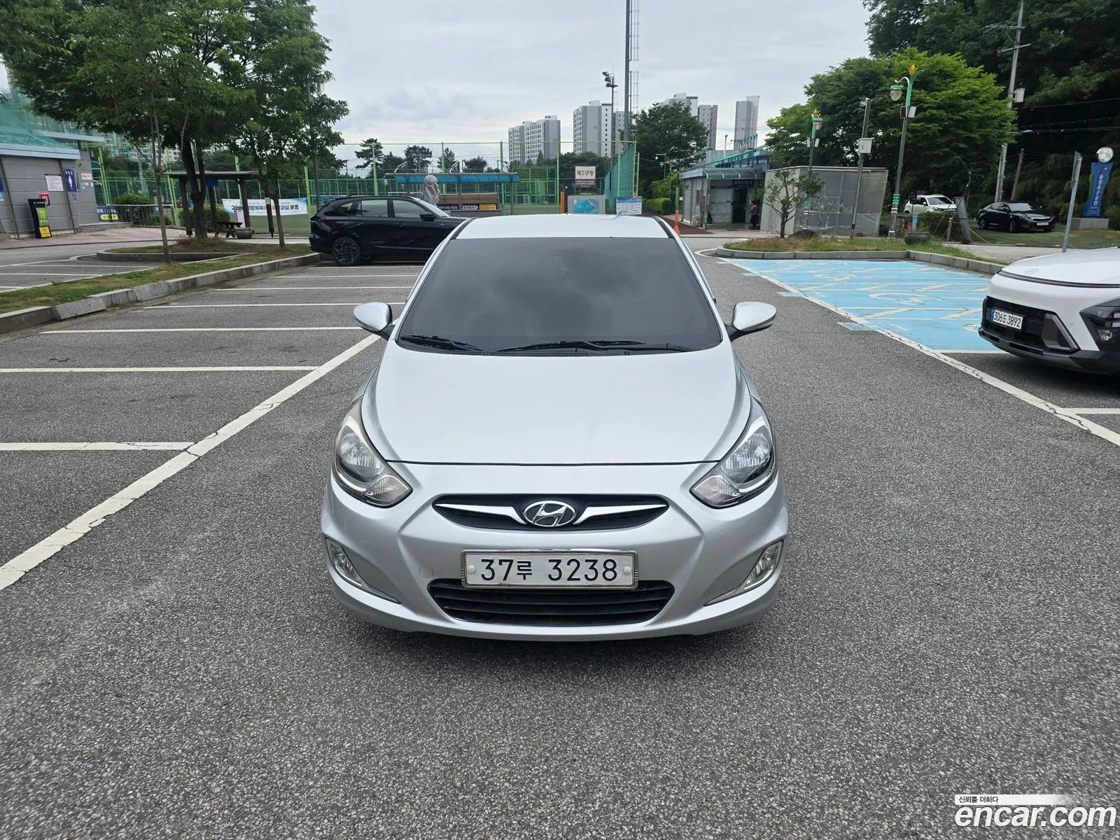 Hyundai Accent 2011 — 2