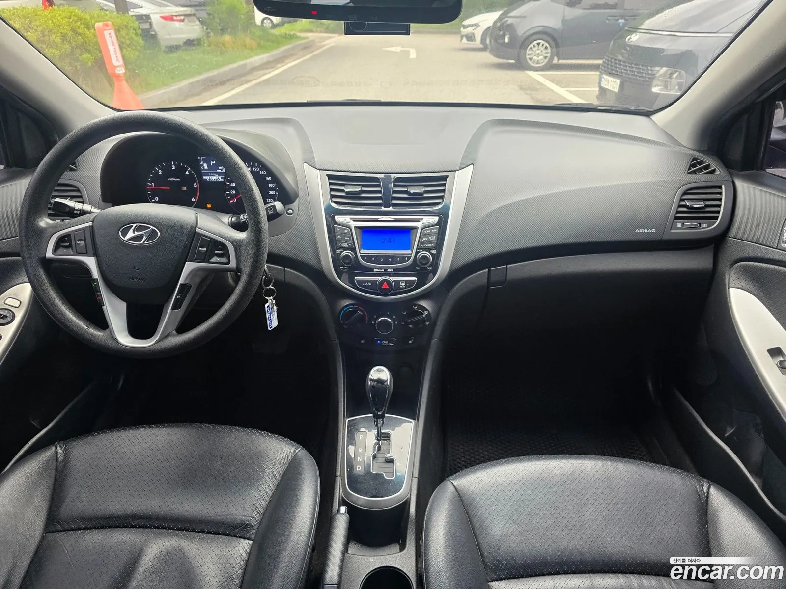 Hyundai Accent 2011 — 3