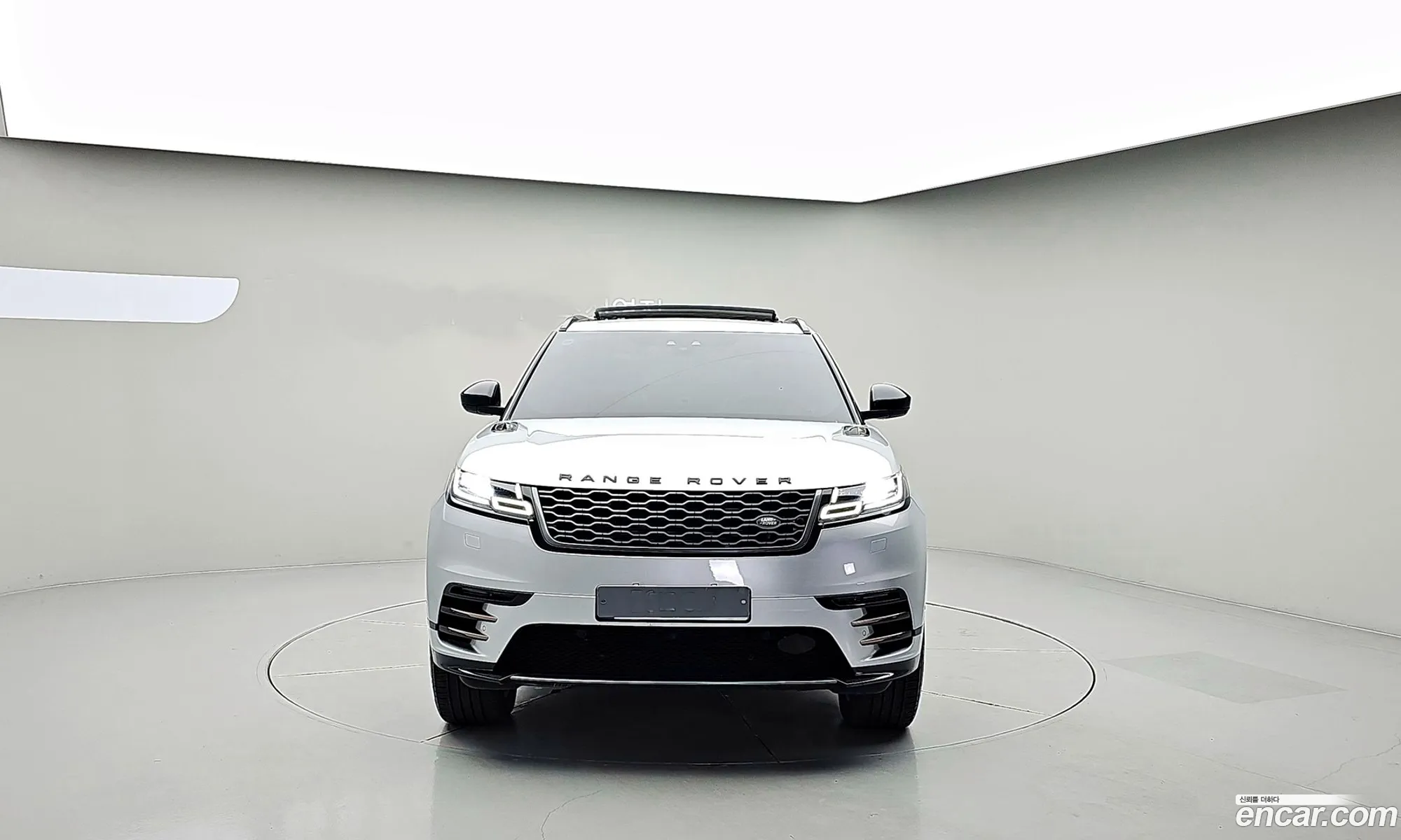 Land Rover Range Rover Velar 2019 — 15