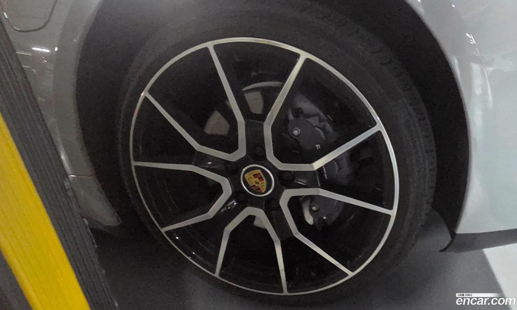 Porsche Taycan 2023 — 6