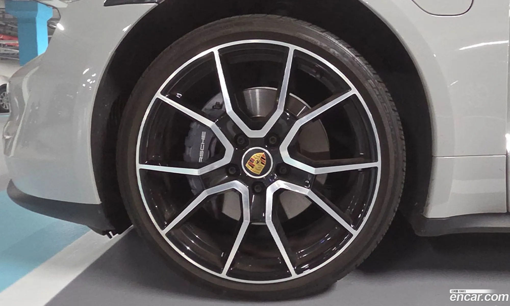 Porsche Taycan 2023 — 12