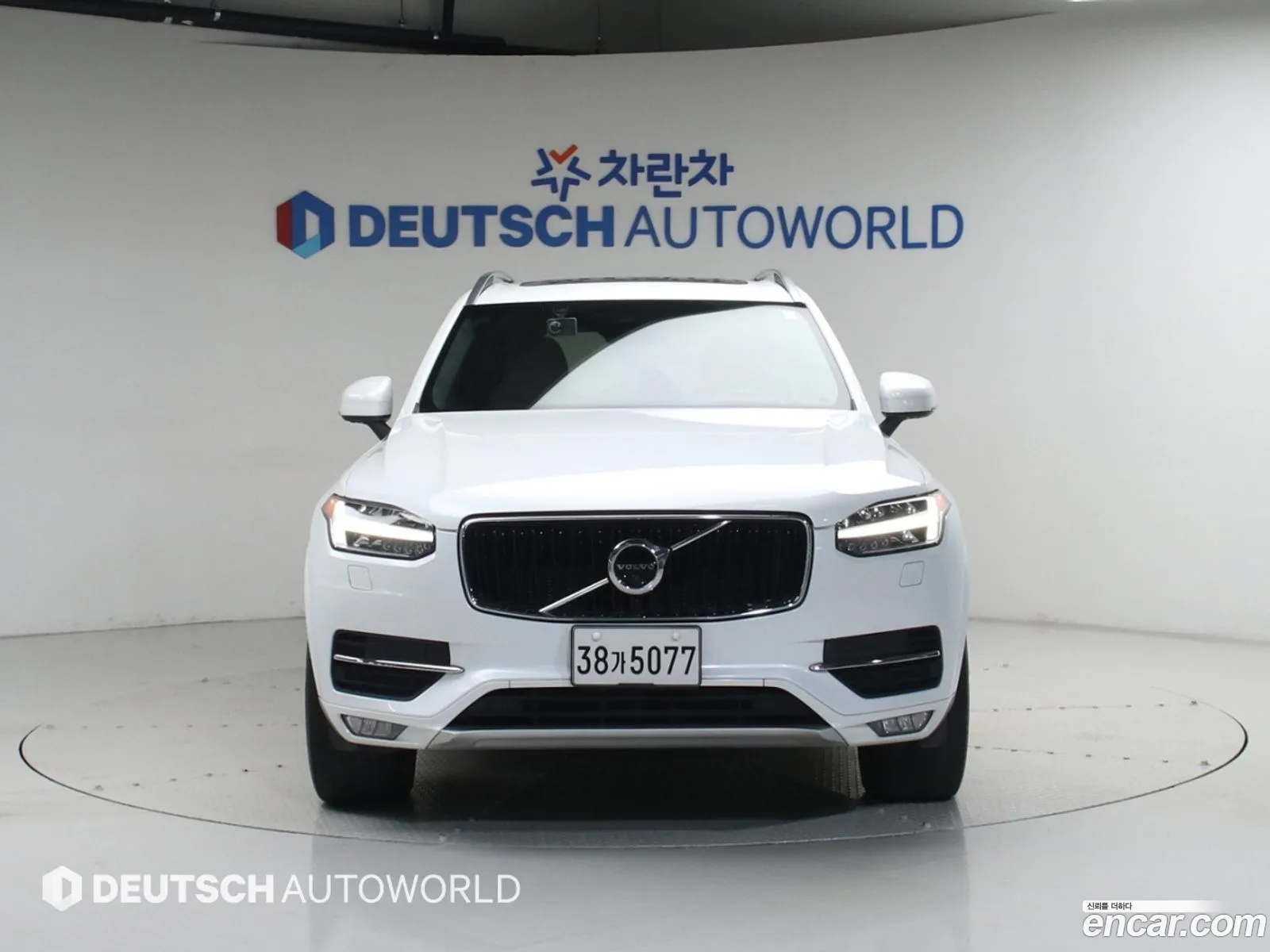 Volvo XC90 2017 — 11