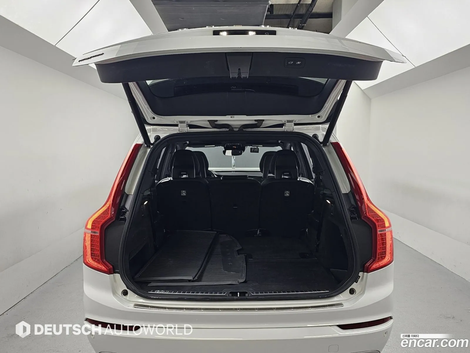 Volvo XC90 2017 — 10