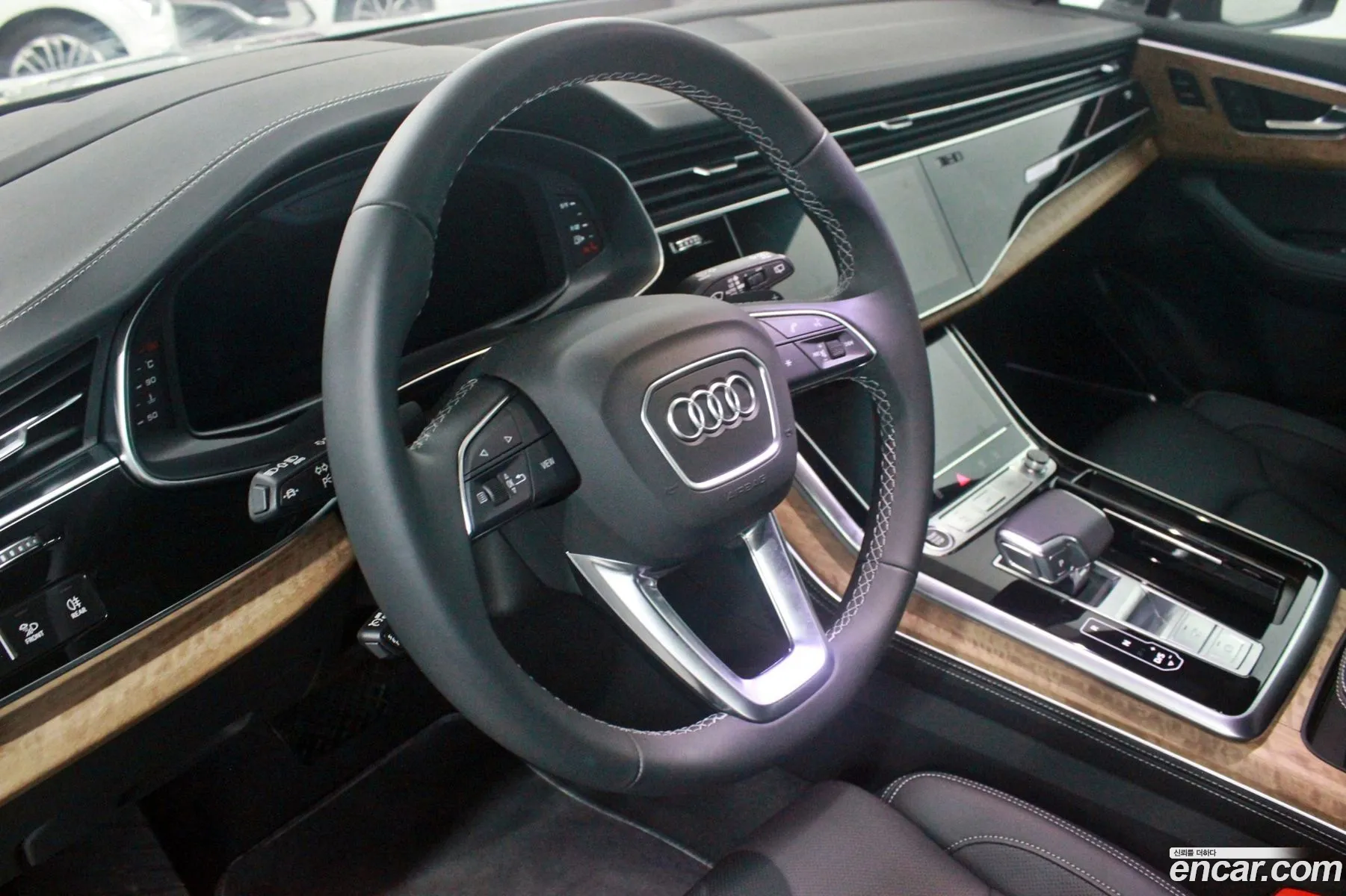 Audi Q7 2025 — 3