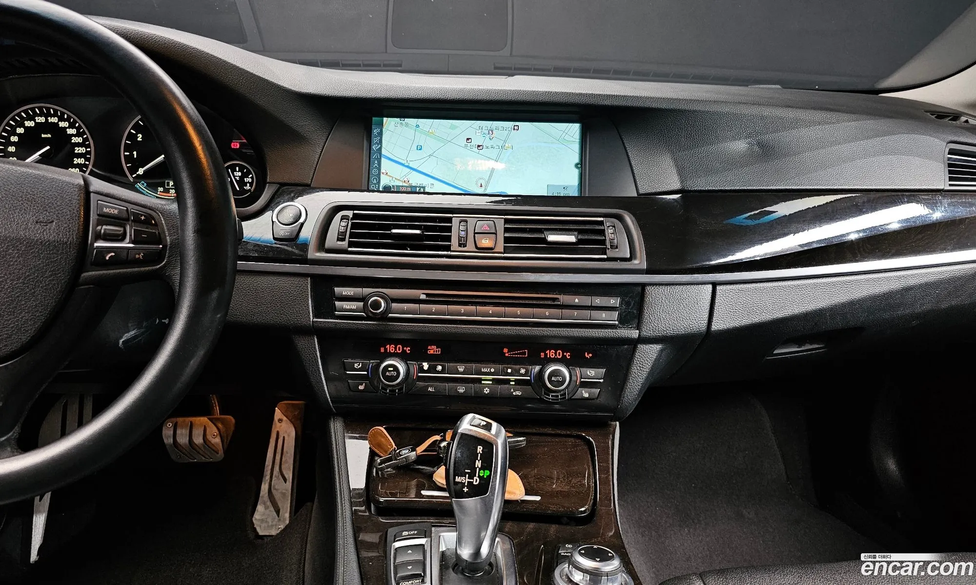 BMW 5 Series 2012 — 16