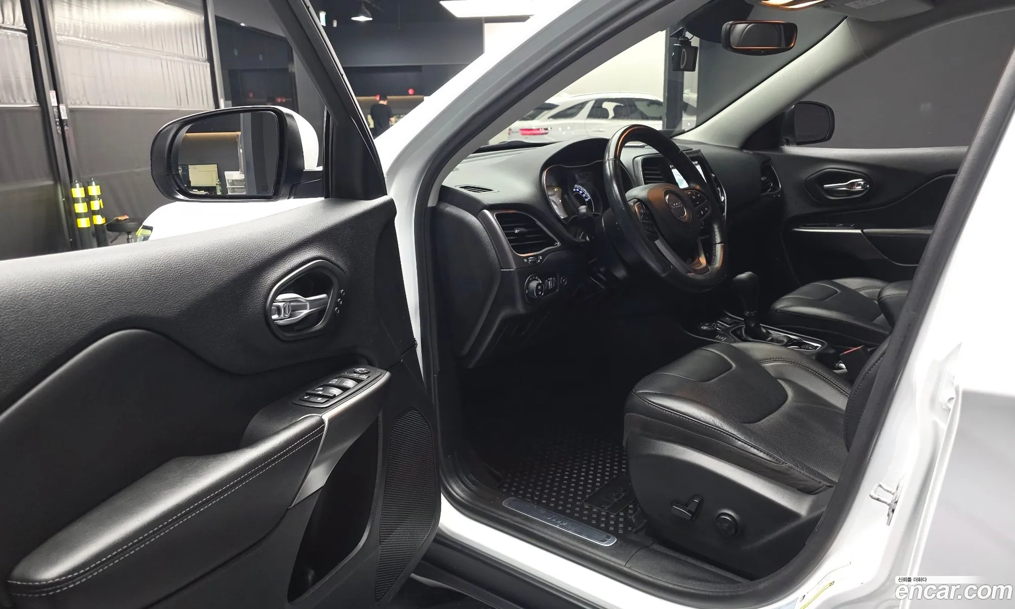 Jeep Cherokee 2020 1C4PJMDB3LD508264 — 27