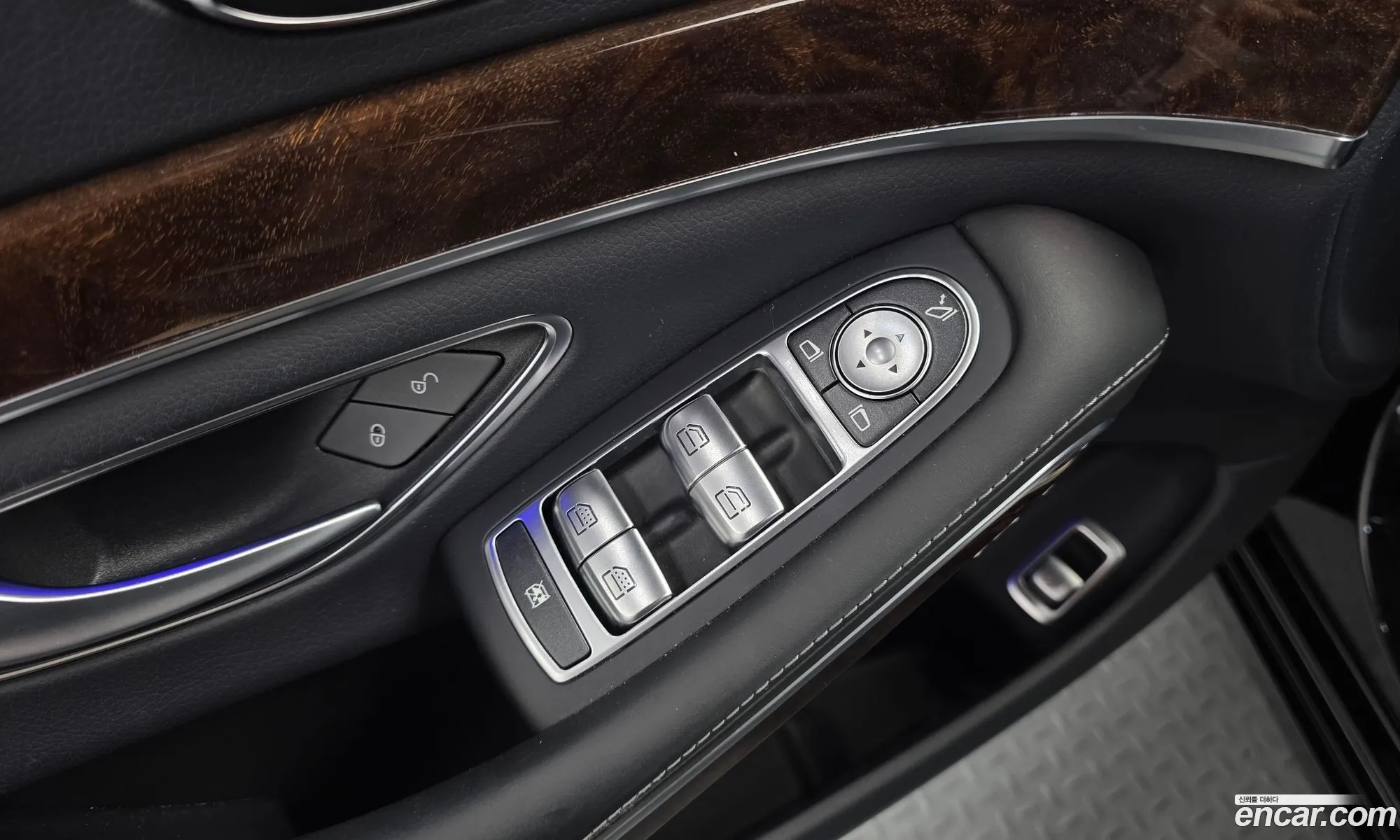 Mercedes-Benz S-Class W222 2019 — 24