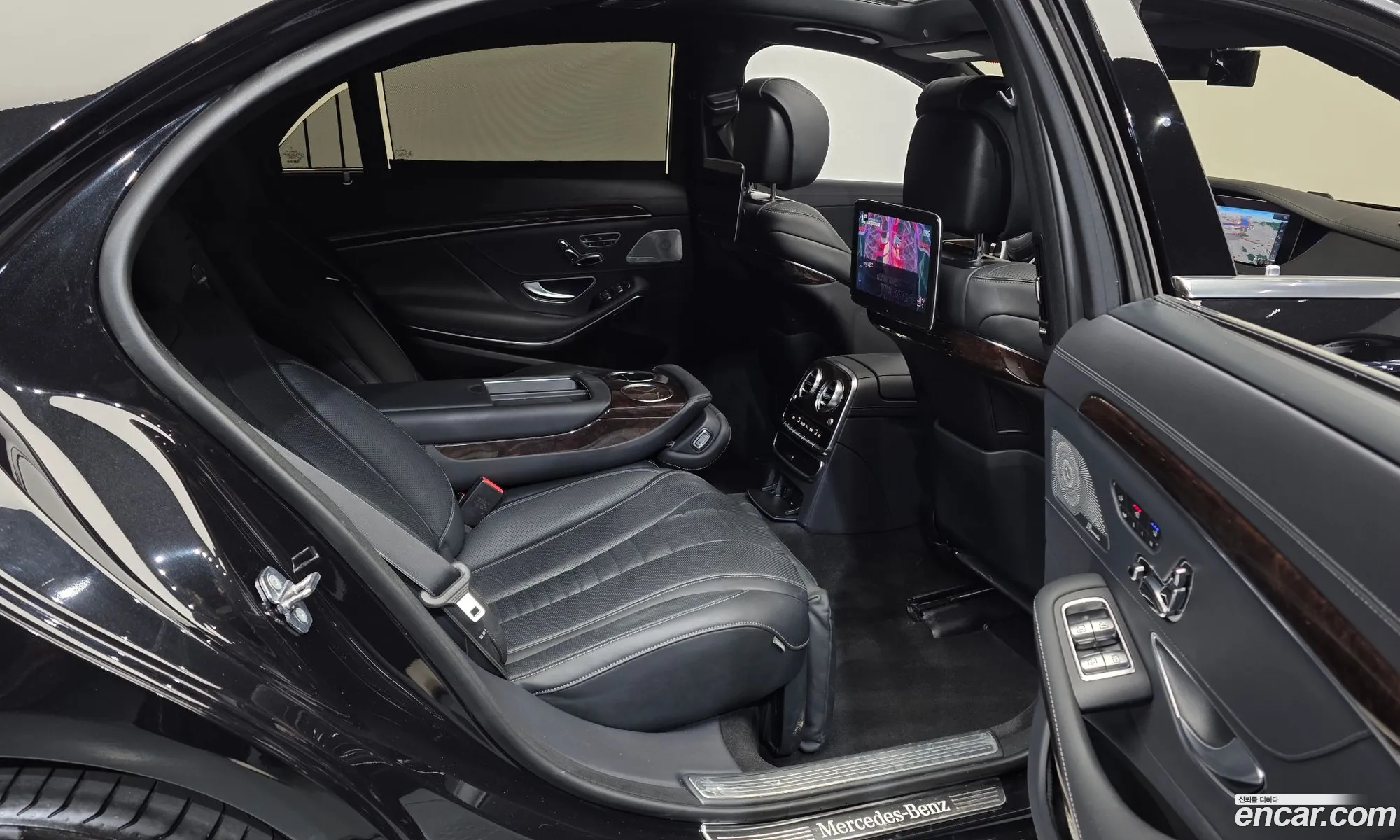 Mercedes-Benz S-Class W222 2019 — 23