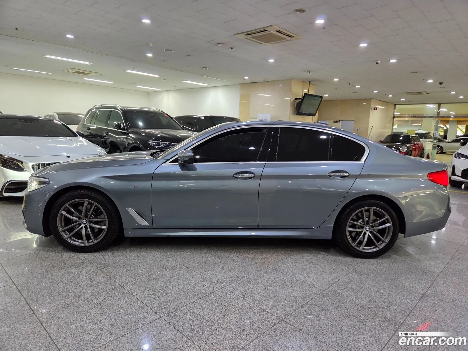 BMW 5 Series 2017 — 16