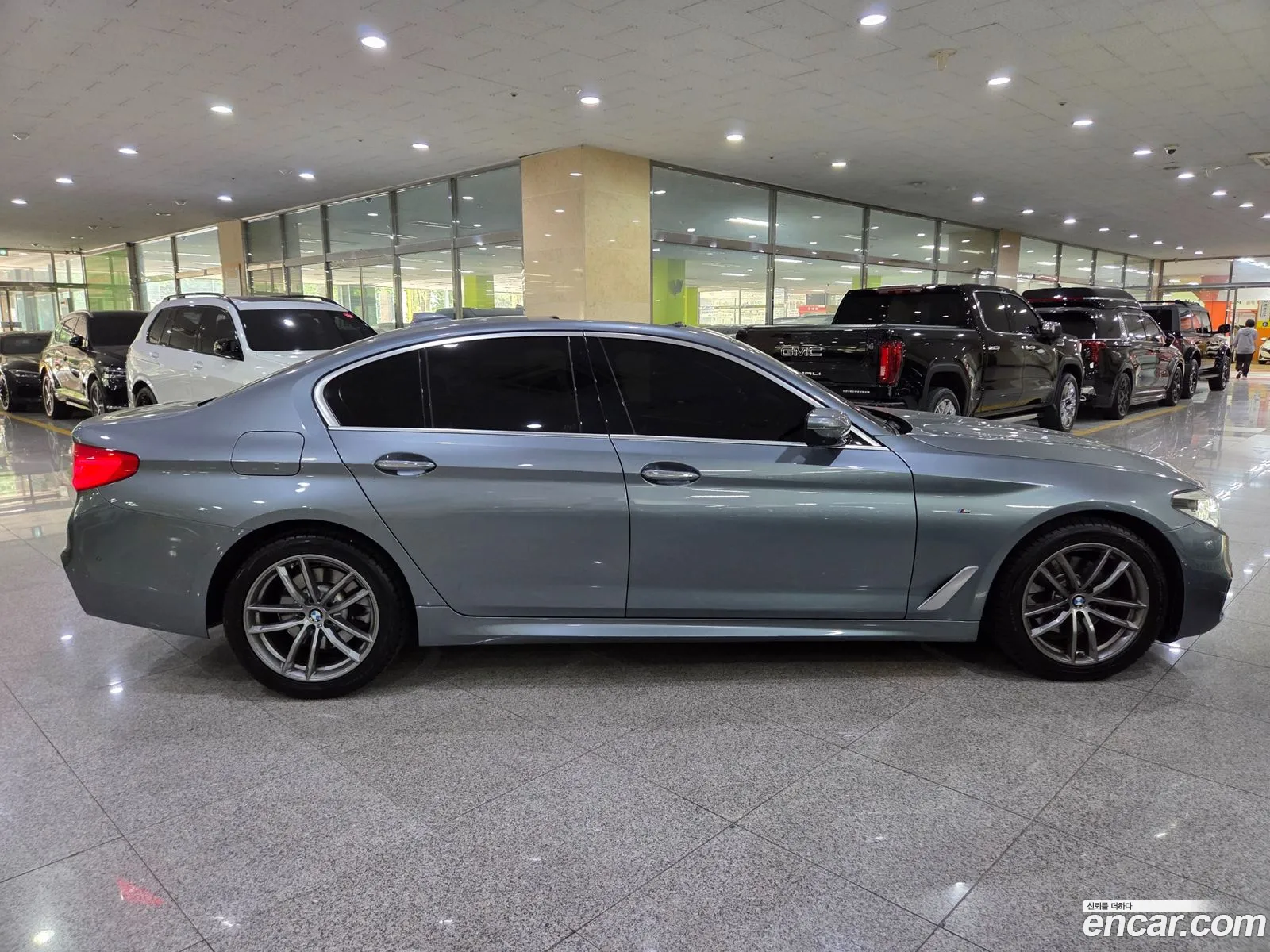 BMW 5 Series 2017 — 5