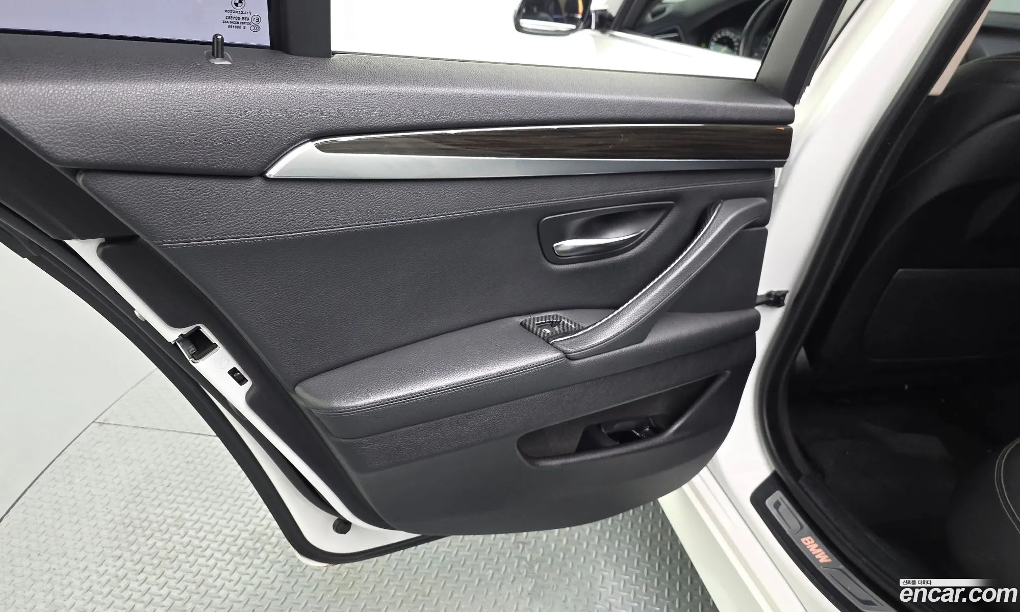 BMW 5 Series 2013 WBA5B9108ED028886 — 28