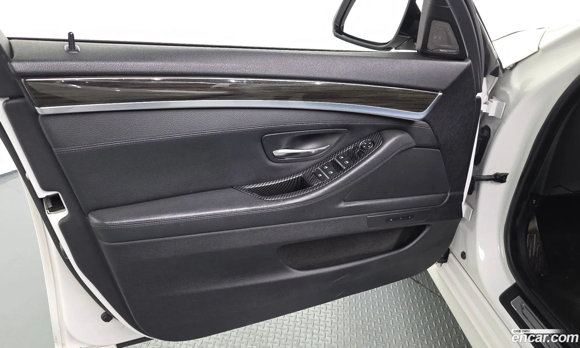 BMW 5 Series 2013 WBA5B9108ED028886 — 21