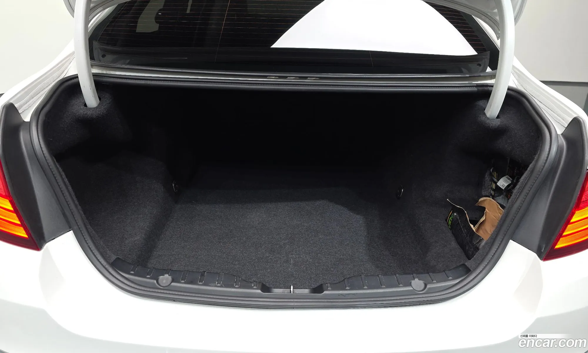 BMW 5 Series 2013 WBA5B9108ED028886 — 17