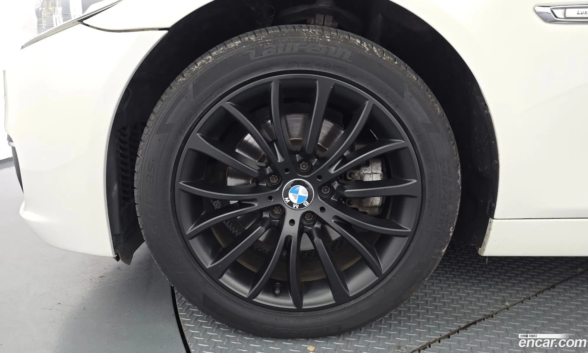 BMW 5 Series 2013 WBA5B9108ED028886 — 10