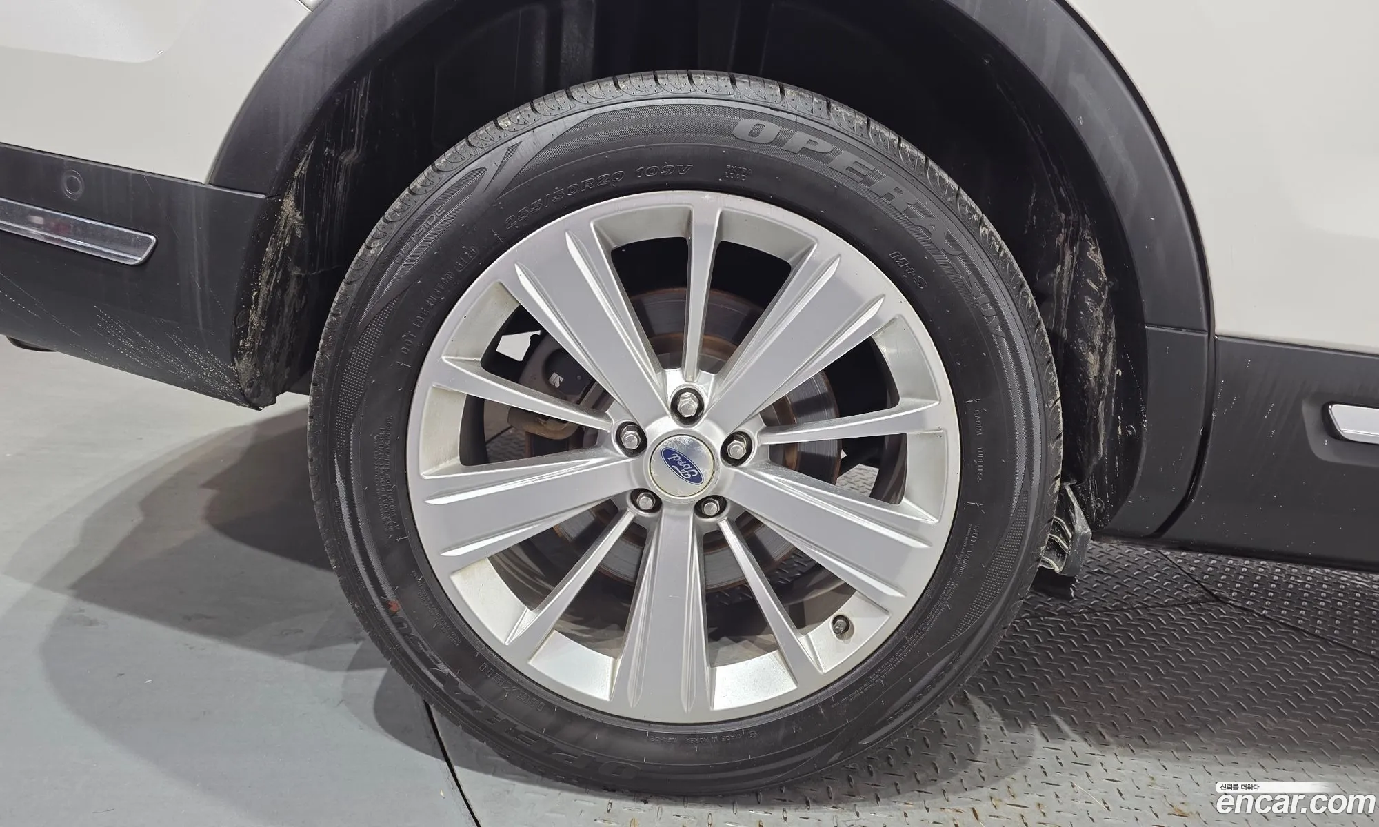 Ford Explorer 2019 1FM5K8FHXKGA25599 — 16