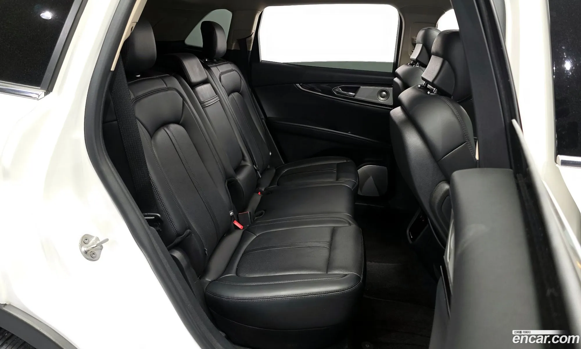 Lincoln Nautilus 2023 2LMPJ8KPXPBL17099 — 26