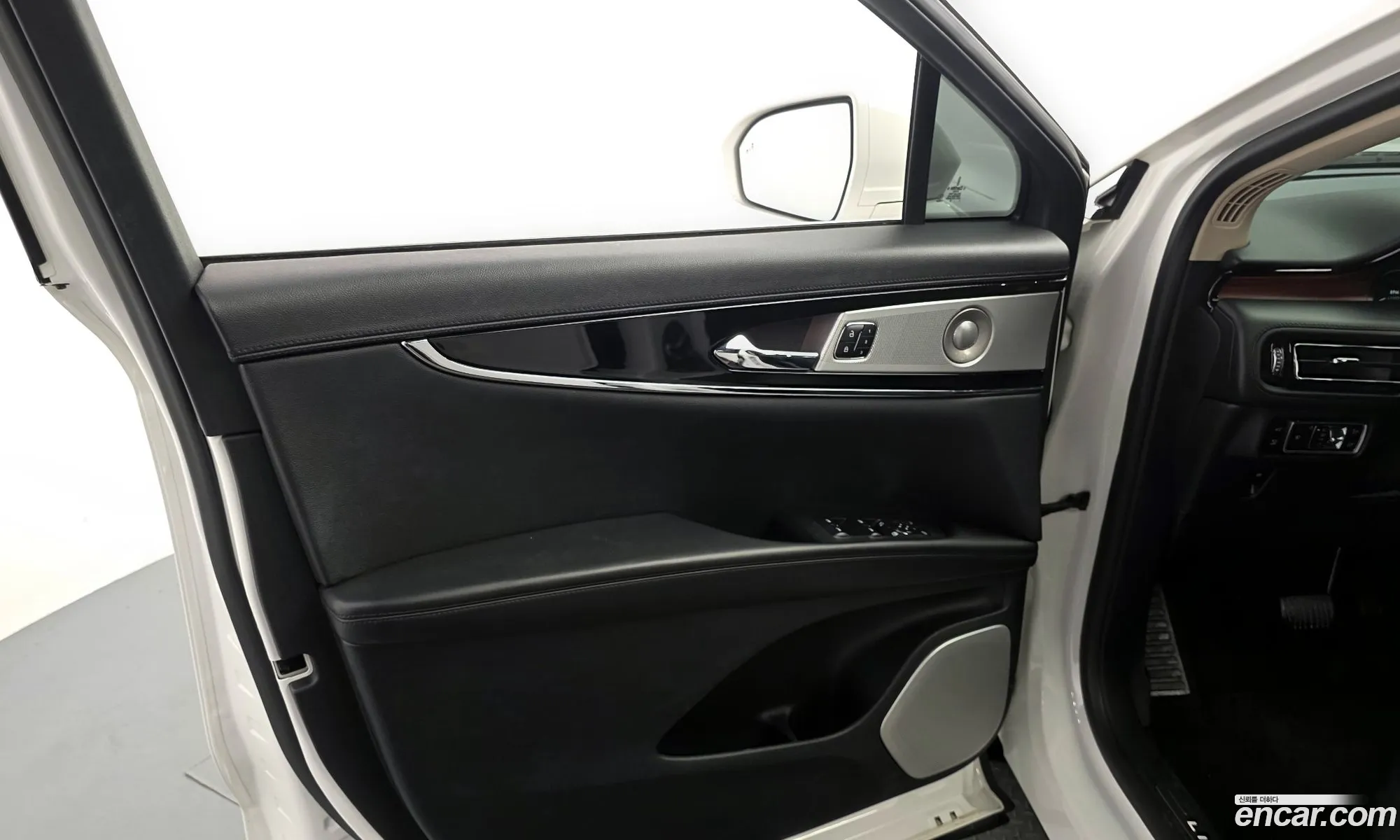 Lincoln Nautilus 2023 2LMPJ8KPXPBL17099 — 21