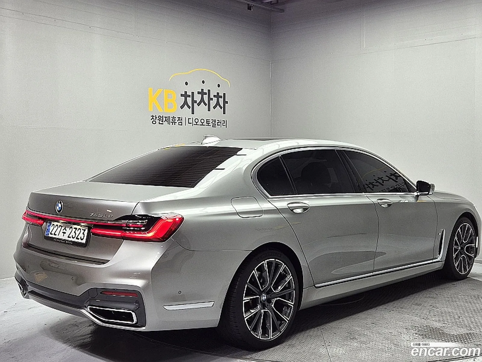 BMW 7 Series 2021 — 17