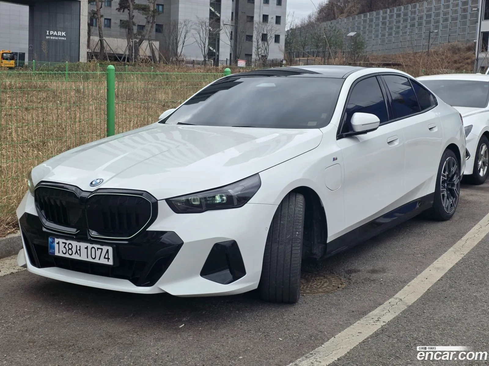 BMW 5 Series 2025 — 16