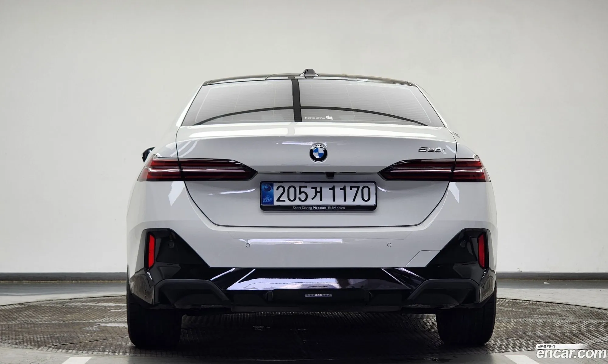 BMW 5 Series 2025 — 18