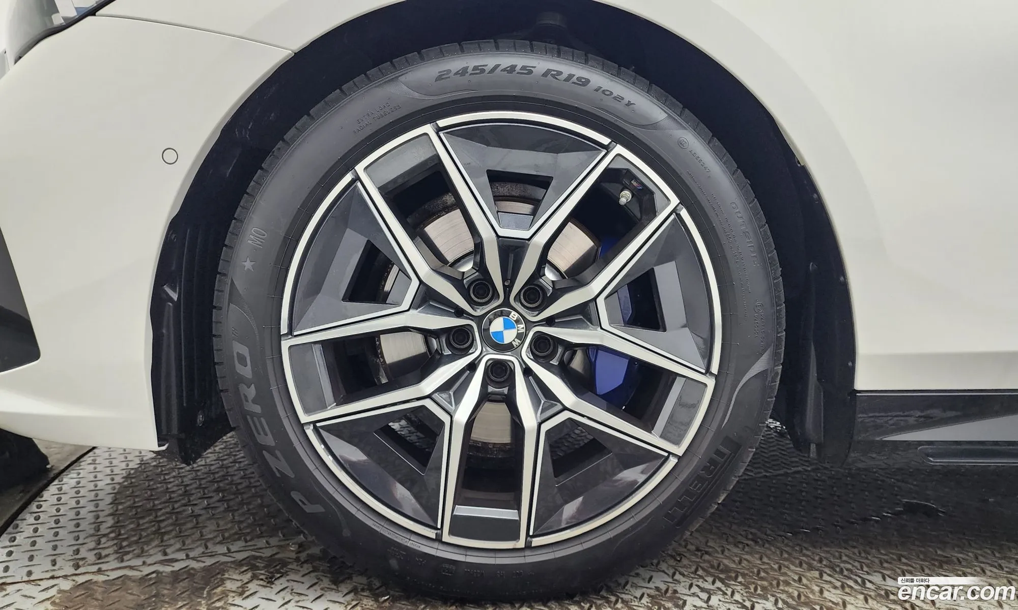 BMW 5 Series 2025 — 19