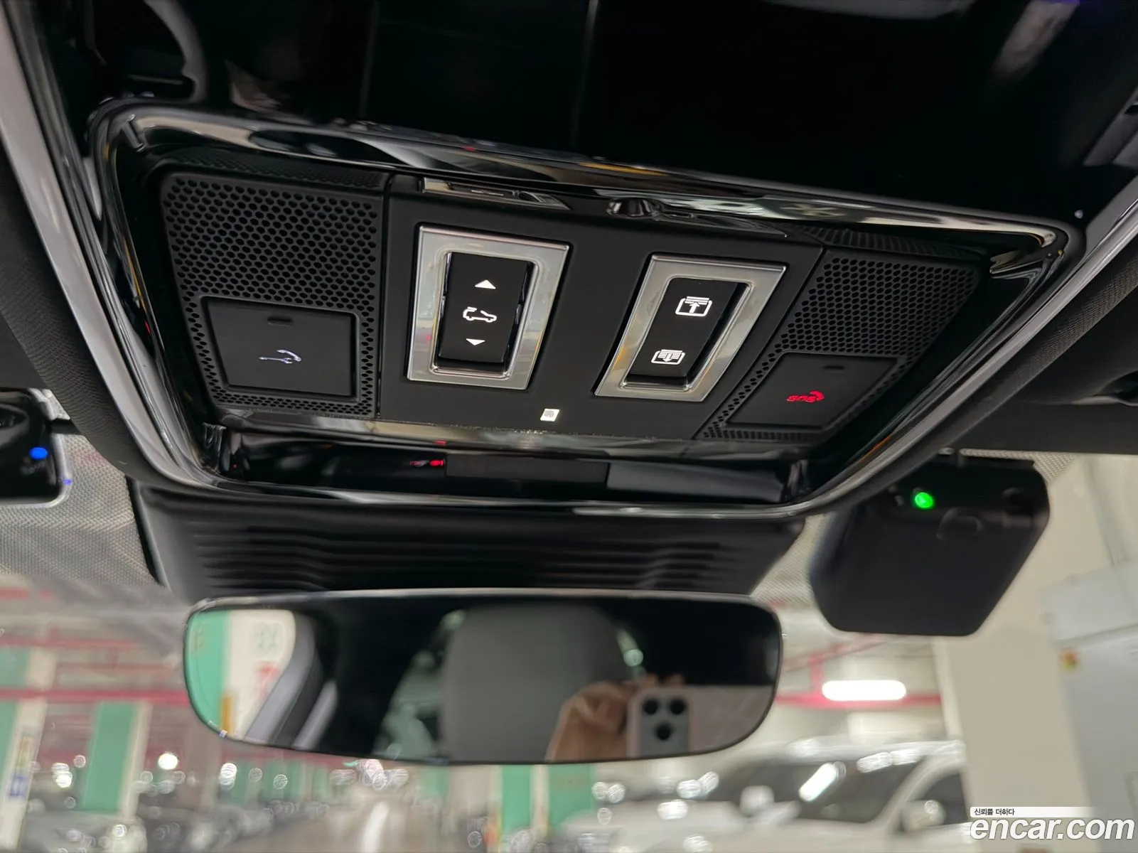 Land Rover Range Rover Velar 2025 — 12