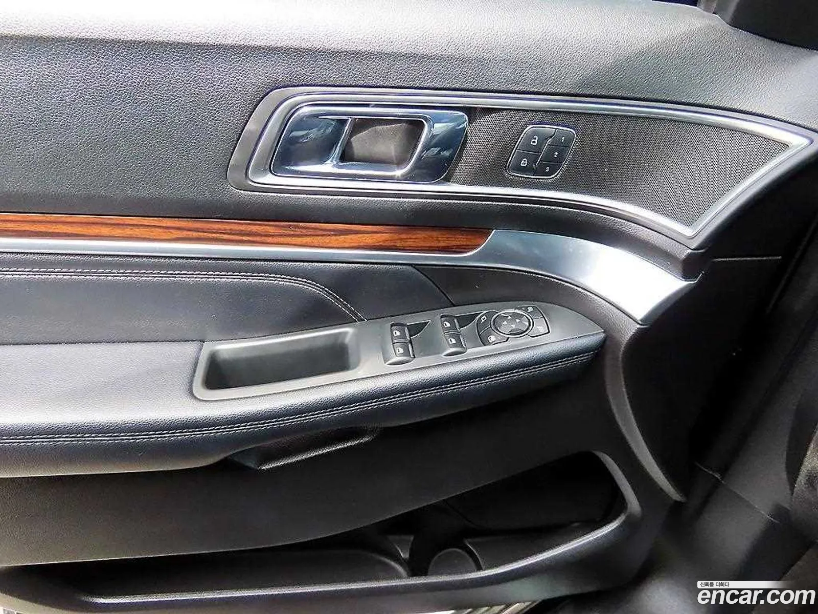 Ford Explorer 2017 — 2