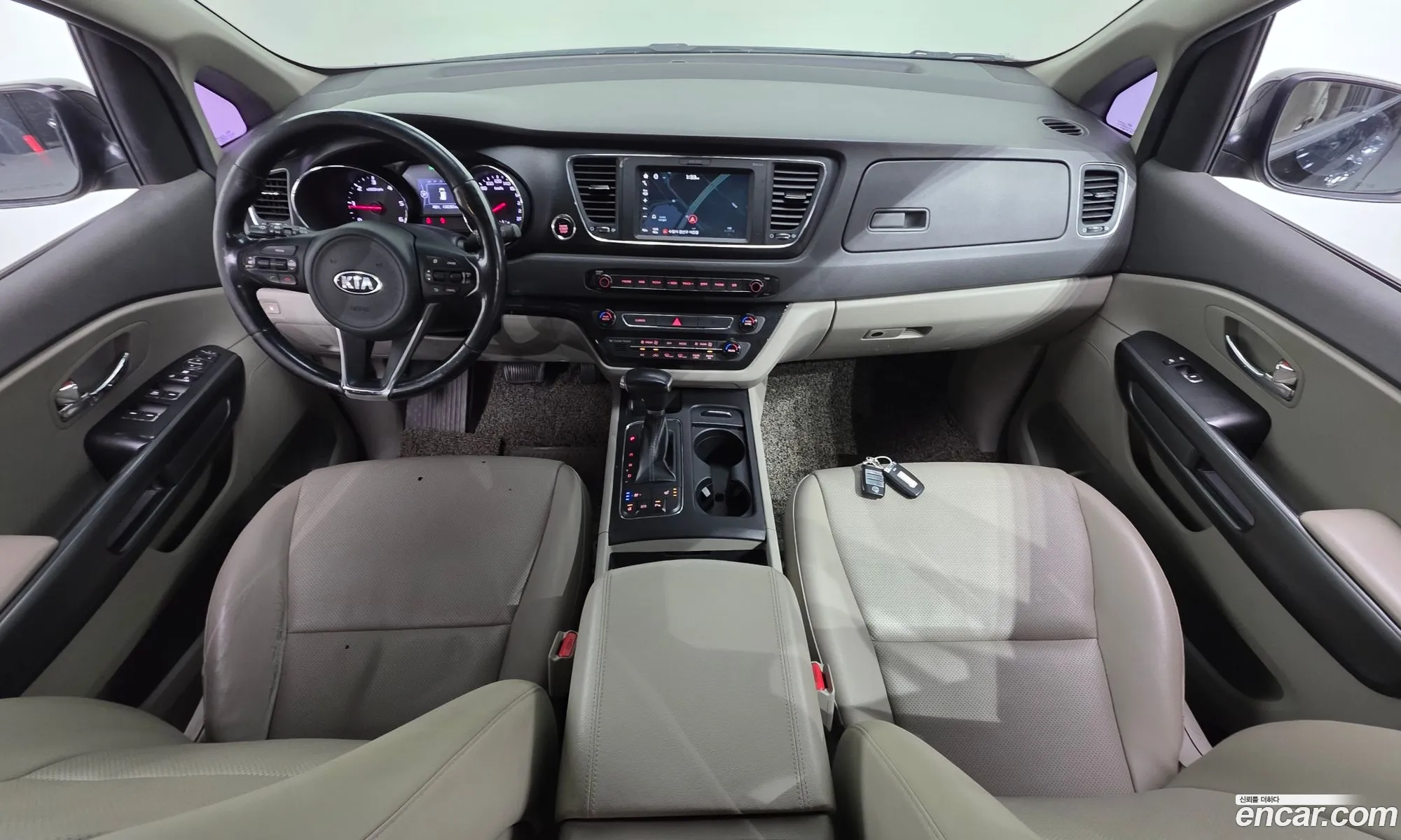 Kia Carnival 2017 KNAMB81ABHS338741 — 3