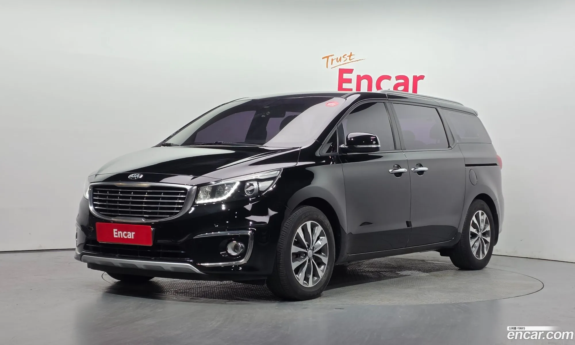 Kia Carnival 2017 KNAMB81ABHS338741 — 2