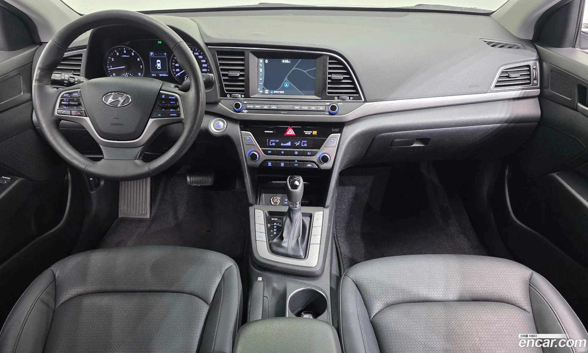 Hyundai Elantra AD 2016 — 3