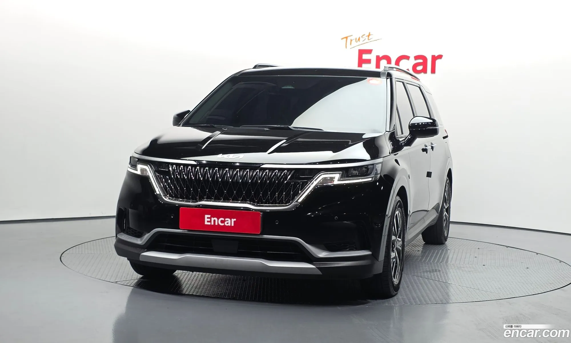 Kia Carnival 2023 KNANB813BPS377727 — 4