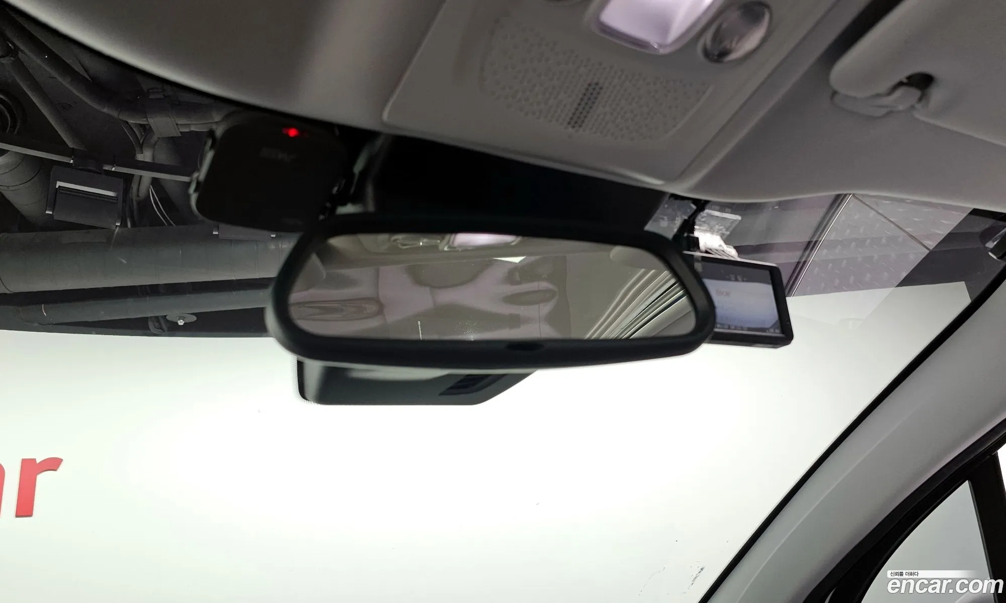 Peugeot 2008 2018 VF3CUBHYMJY001408 — 2