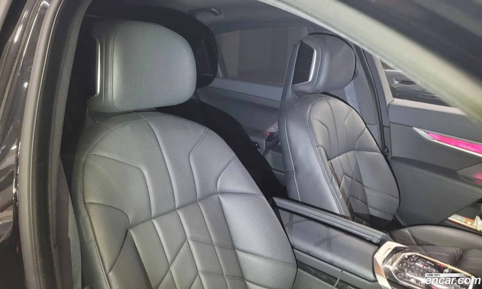 BMW 7 Series 2024 — 8