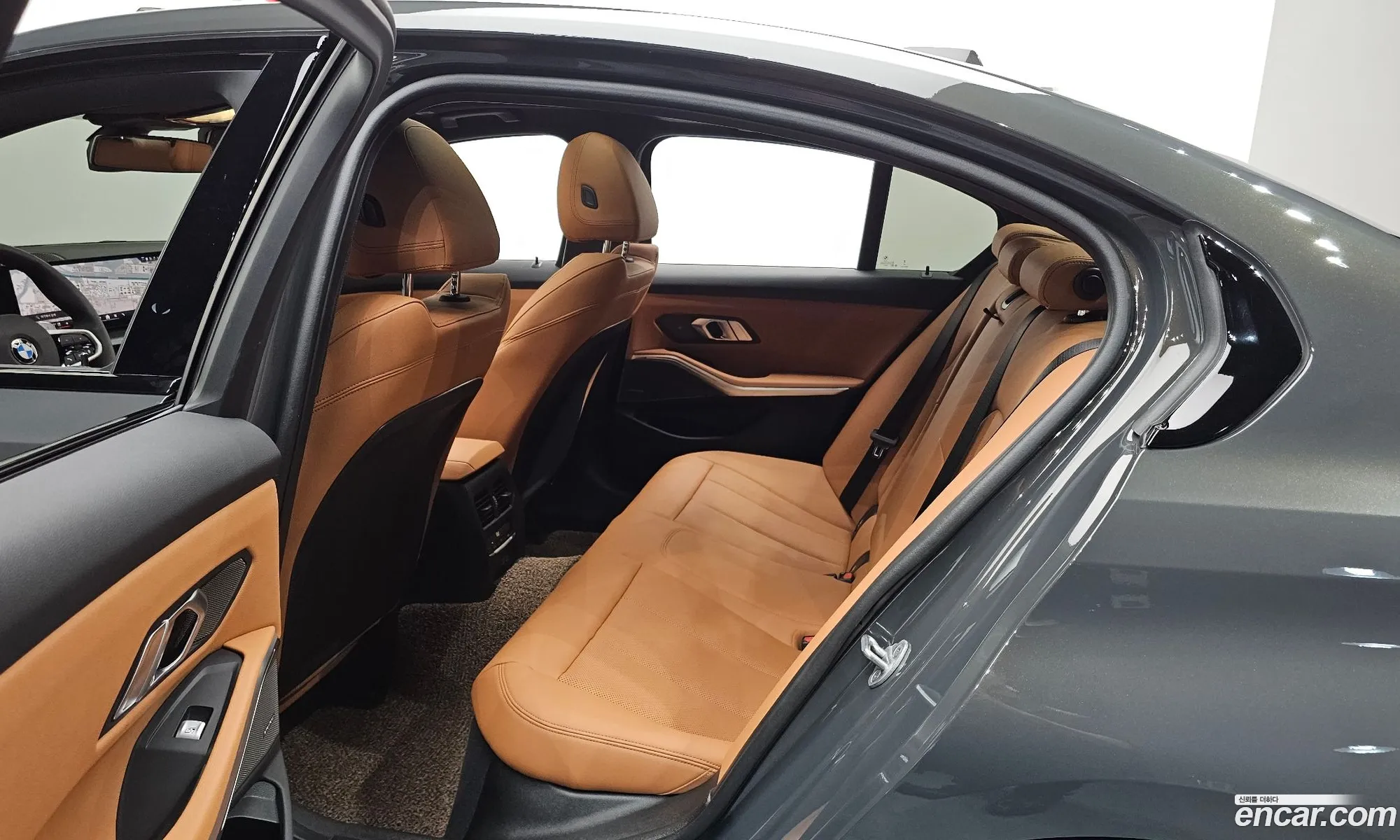 BMW 3 Series 2025 WBA11FF03SFV25241 — 16