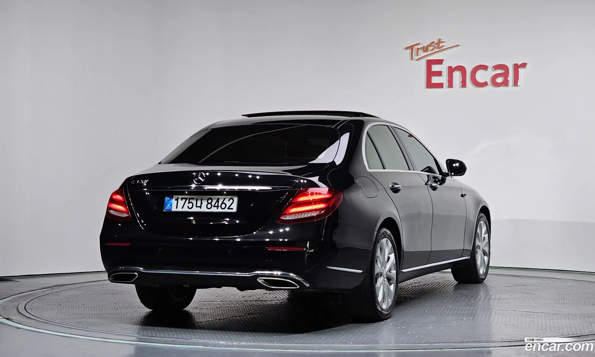 Mercedes-Benz E-Class W213 2016 — 19