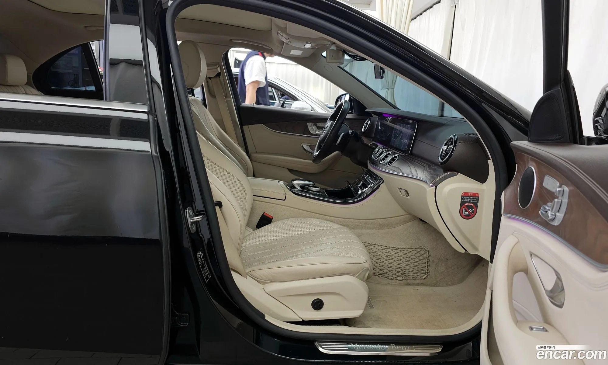 Mercedes-Benz E-Class W213 2016 — 12