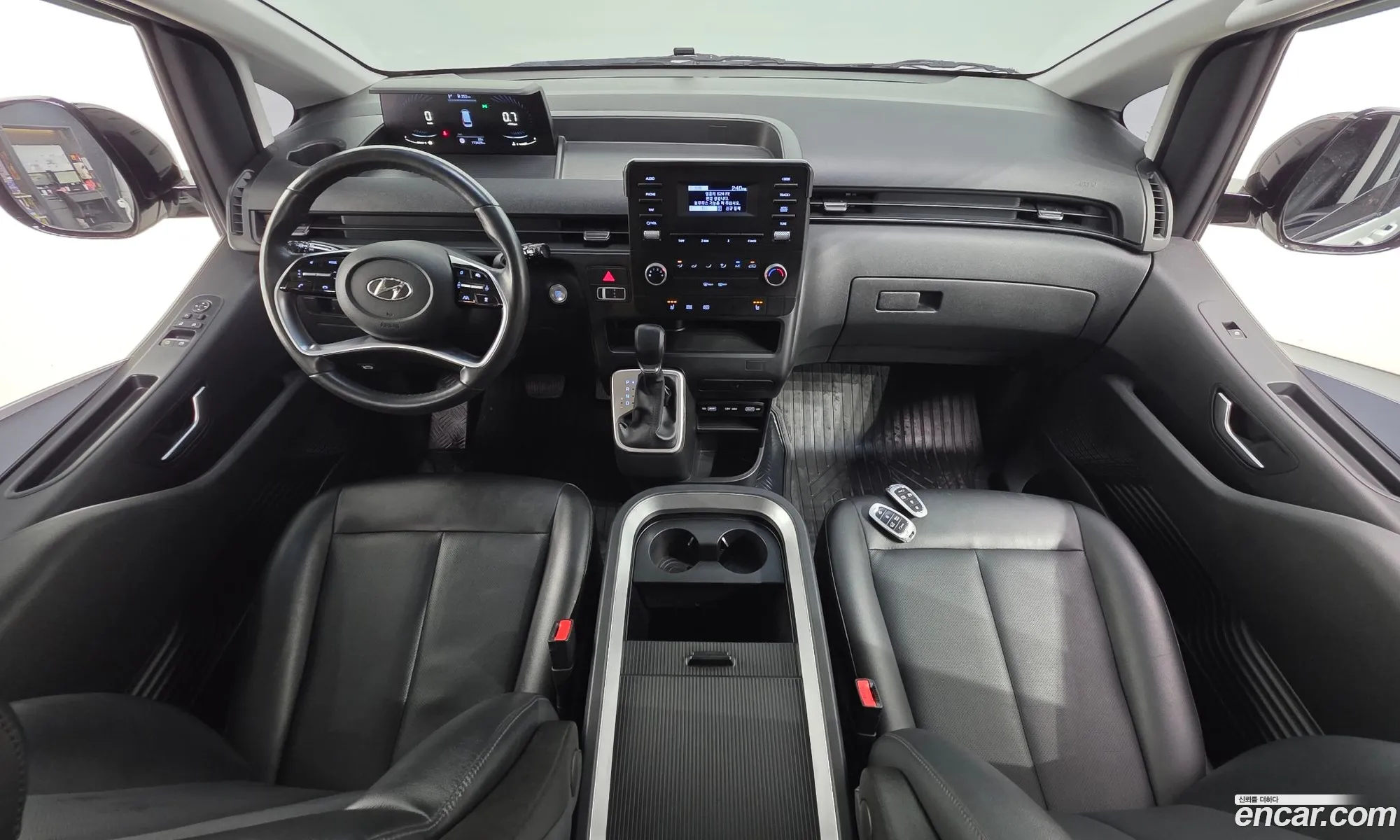Hyundai Staria 2022 — 3