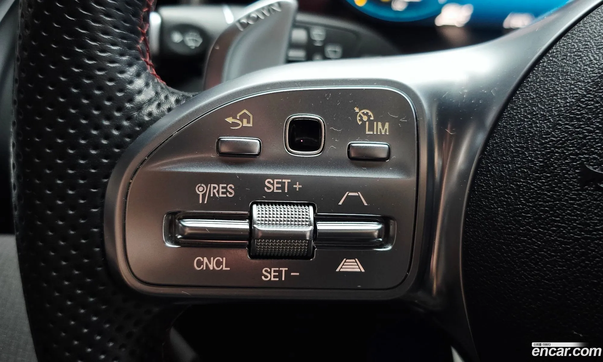 Mercedes-Benz GLC-Class X253 2022 — 33