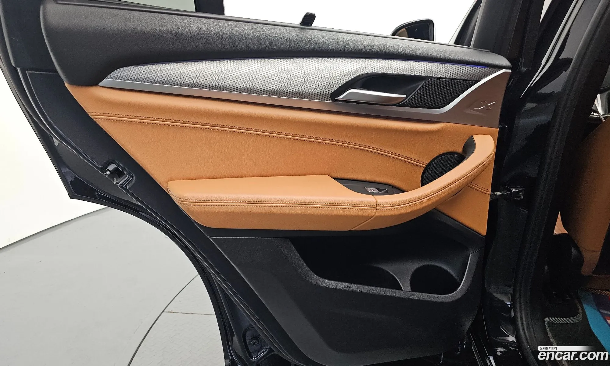 BMW X3 2019 WBAUZ3103KLD19191 — 33
