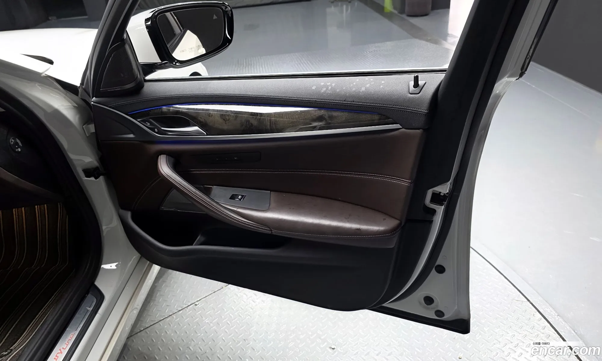 BMW 5 Series 2018 WBAJC910XJB279376 — 5
