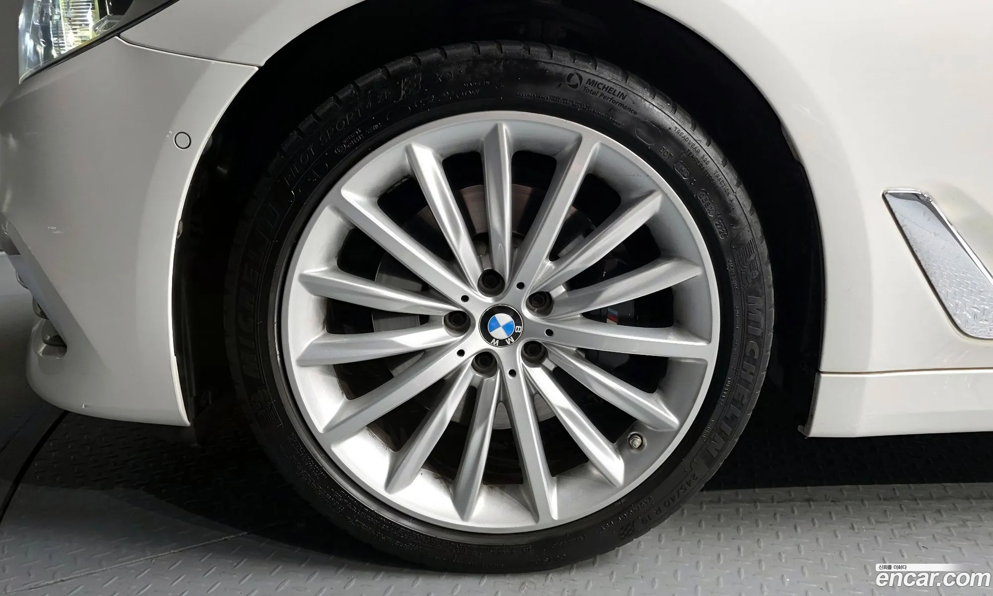 BMW 5 Series 2018 WBAJC910XJB279376 — 14