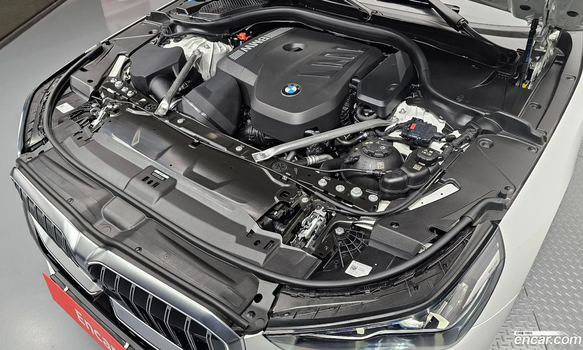 BMW 5 Series 2025 WBA21FJ0XSCU84863 — 26