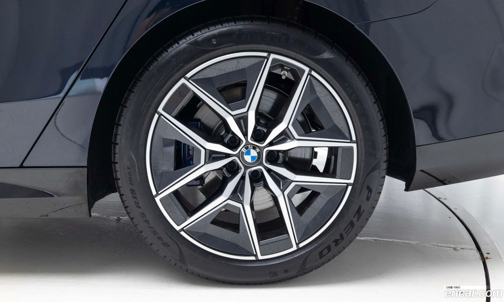 BMW 5 Series 2025 — 5
