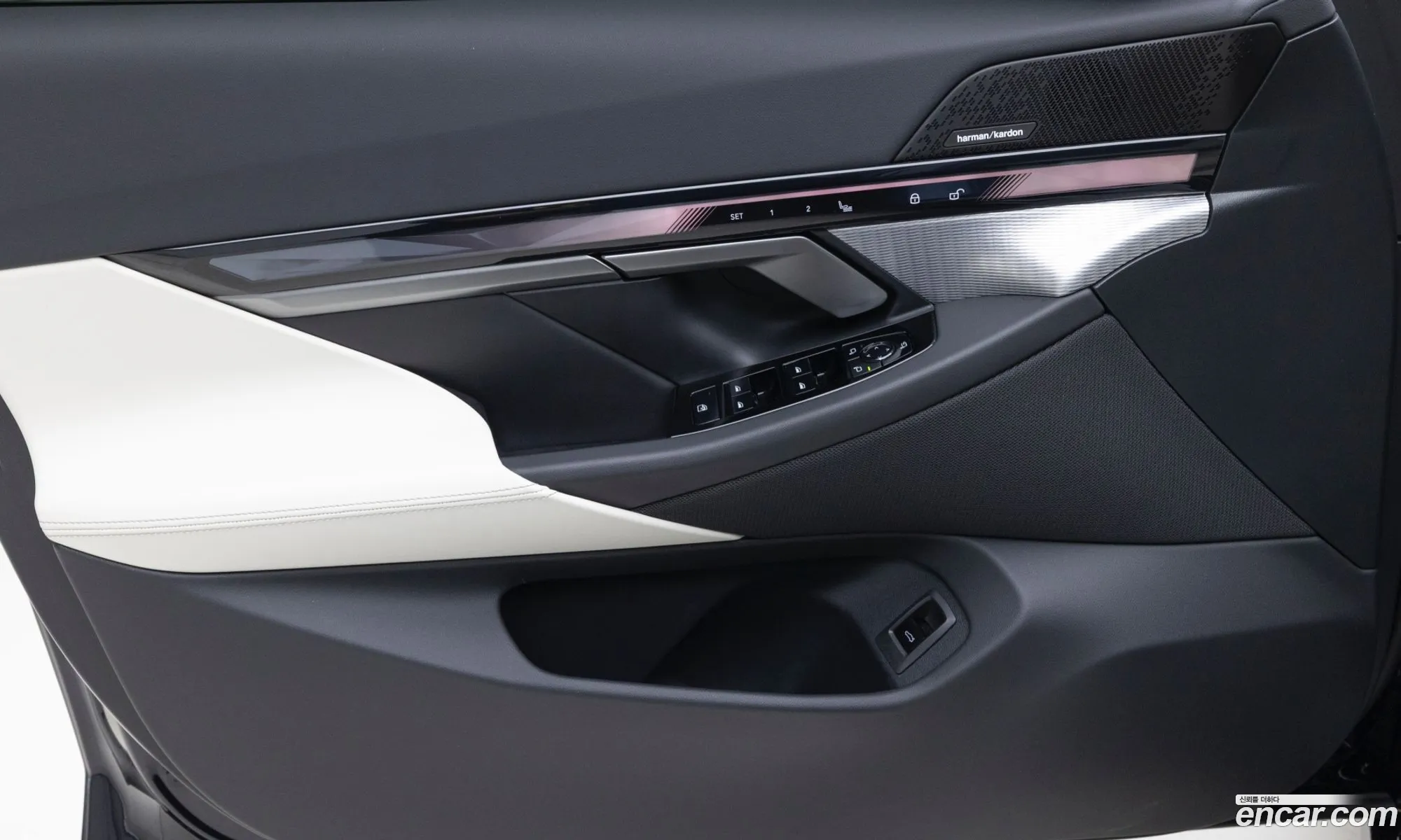 BMW 5 Series 2025 — 17