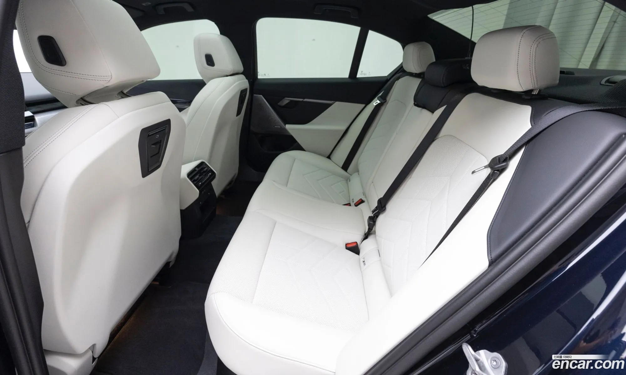 BMW 5 Series 2025 — 7