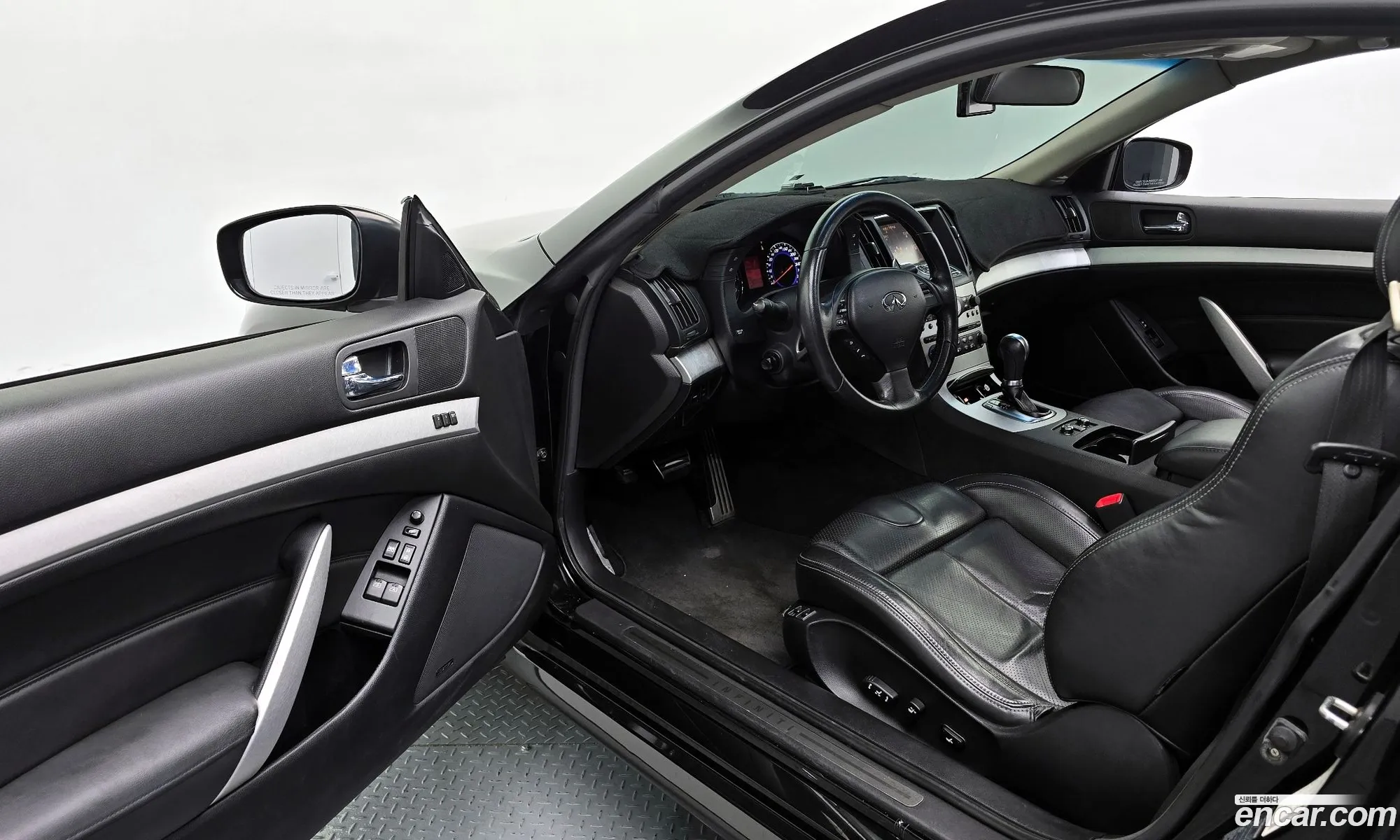 Infiniti G37