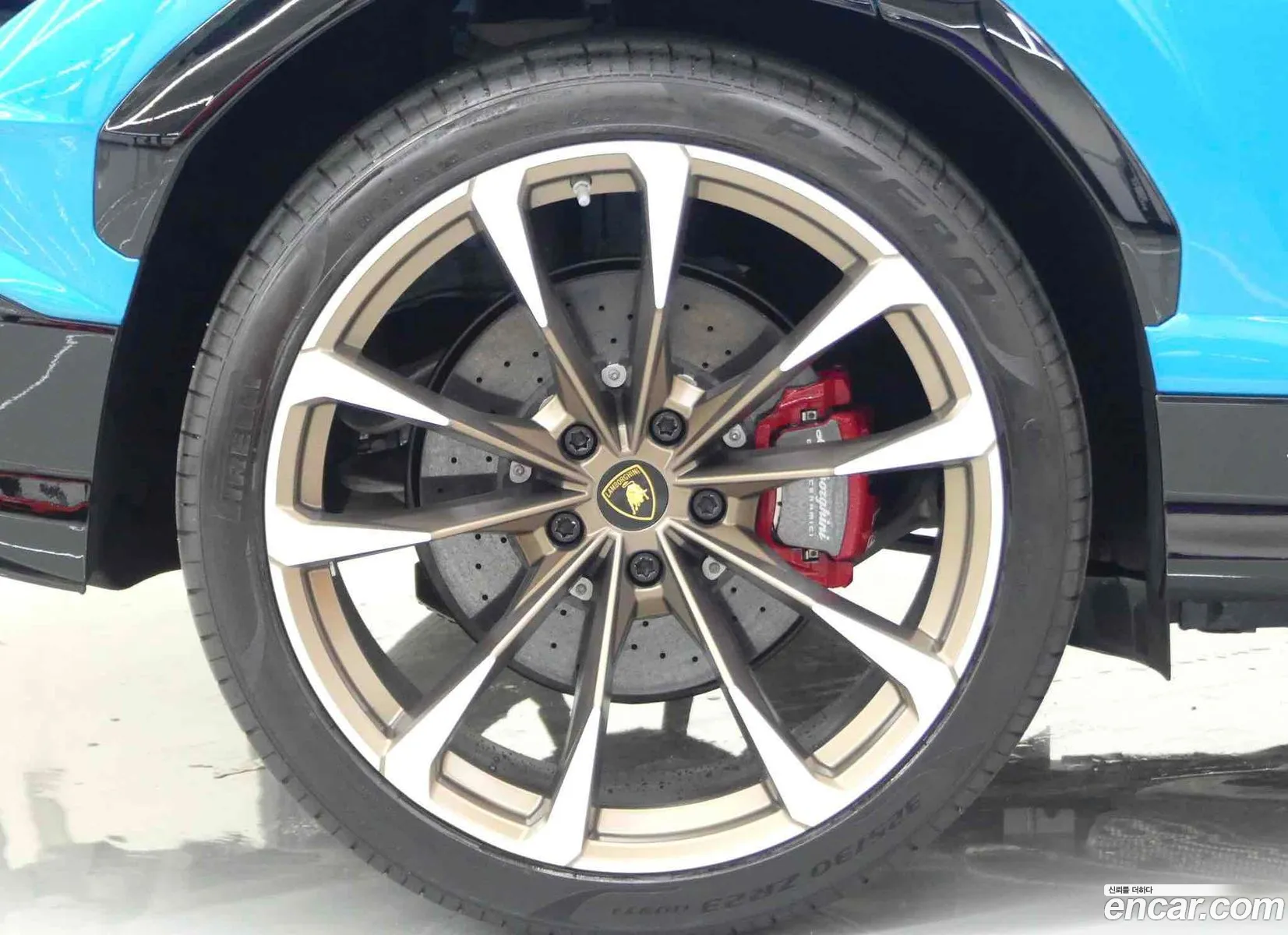Lamborghini Urus 2023 — 10